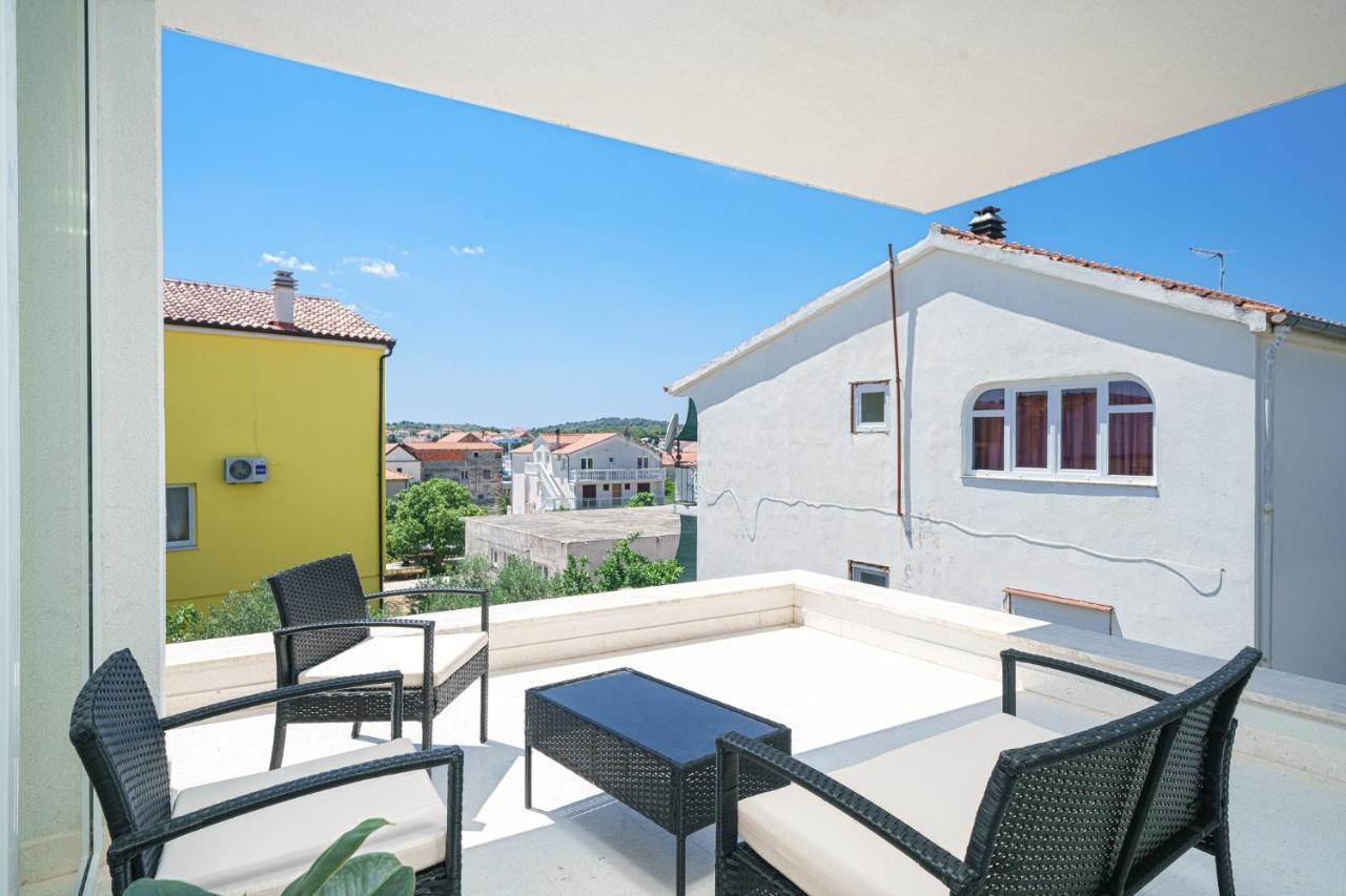 Vila Regina Apartment Regina With Swimming Pool Йезера Екстериор снимка