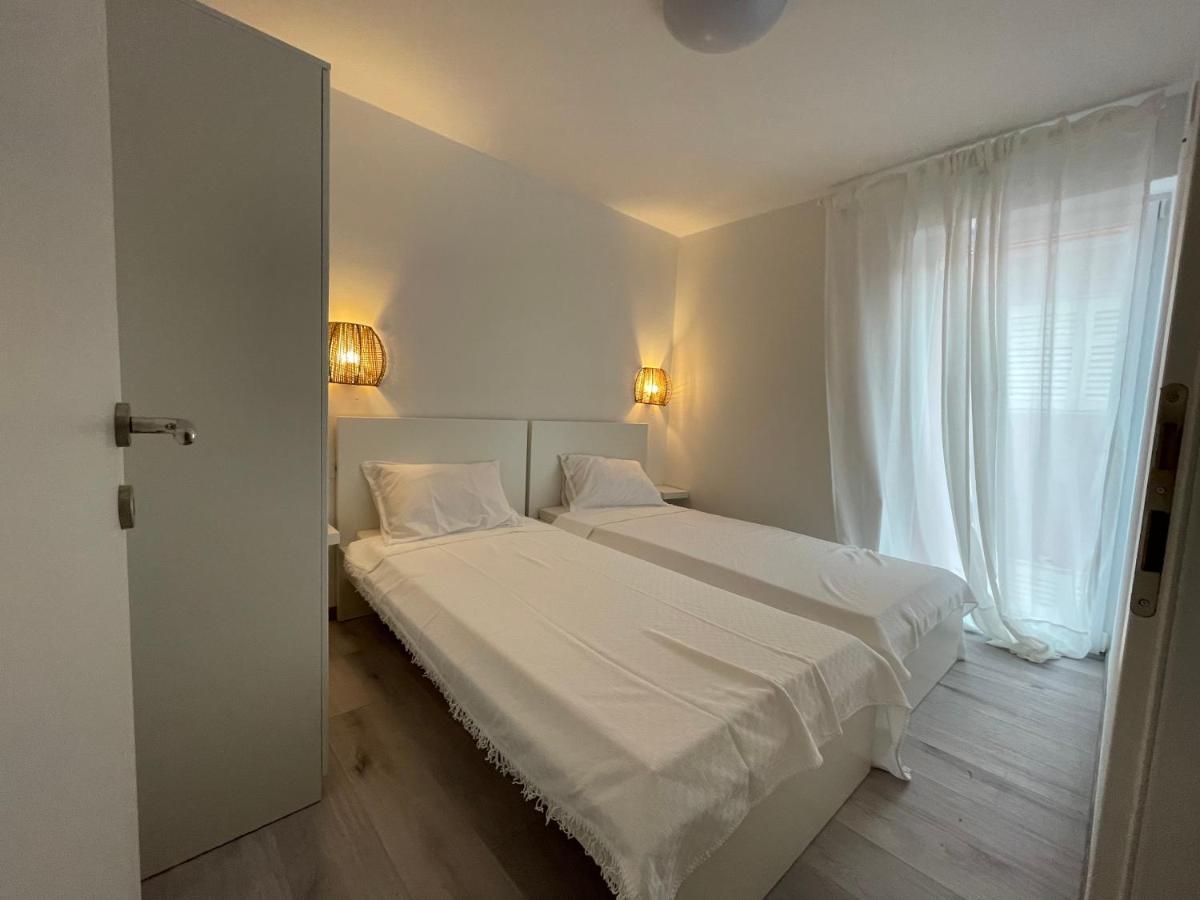 Vila Regina Apartment Regina With Swimming Pool Йезера Екстериор снимка