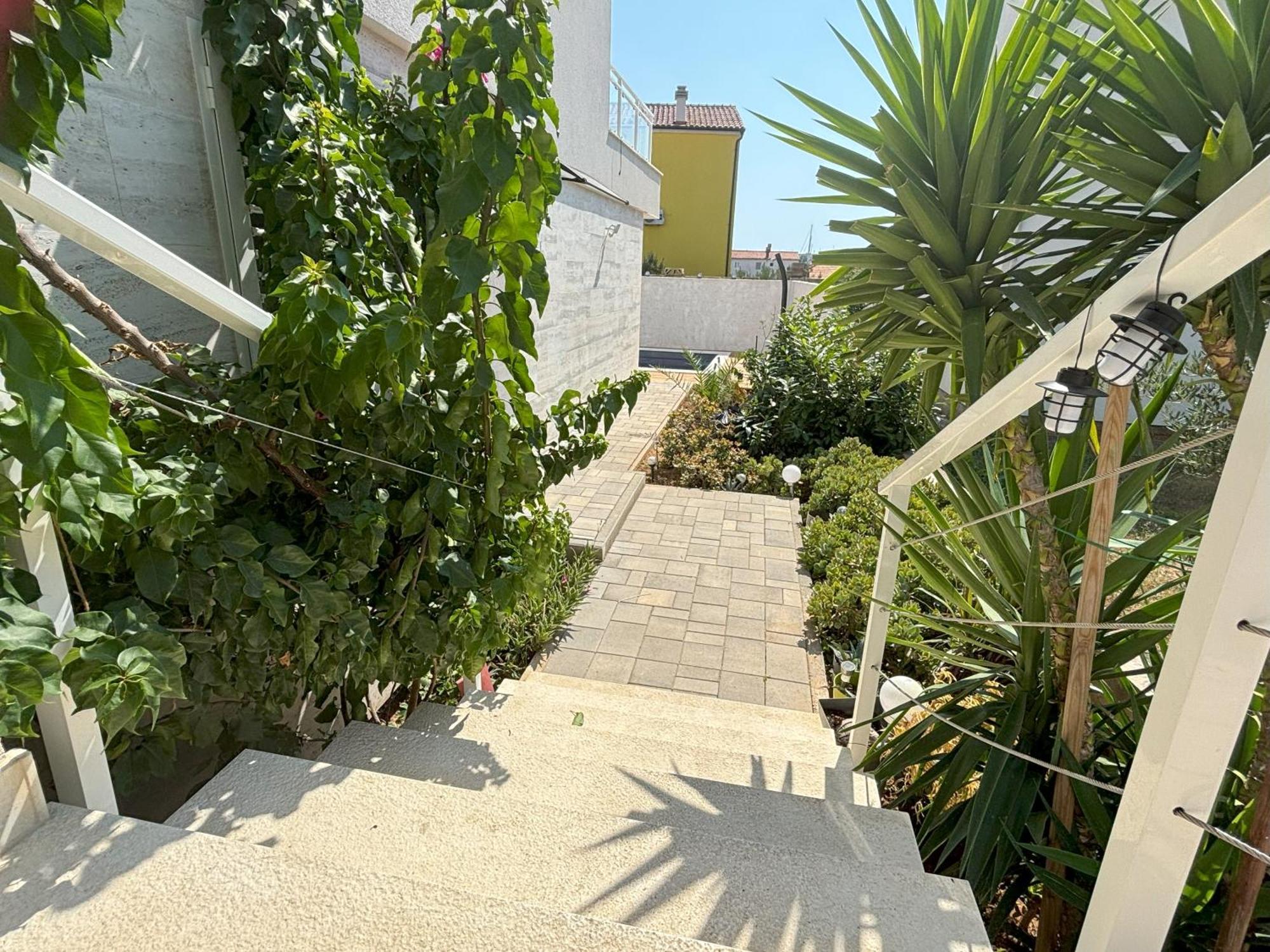 Vila Regina Apartment Regina With Swimming Pool Йезера Екстериор снимка